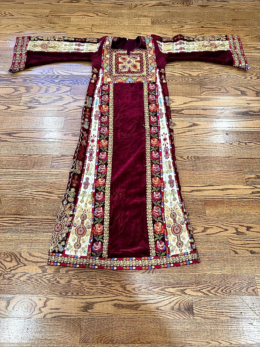 Abayat Muna Burgundy Embroidery Tatreez Velvet Thobe